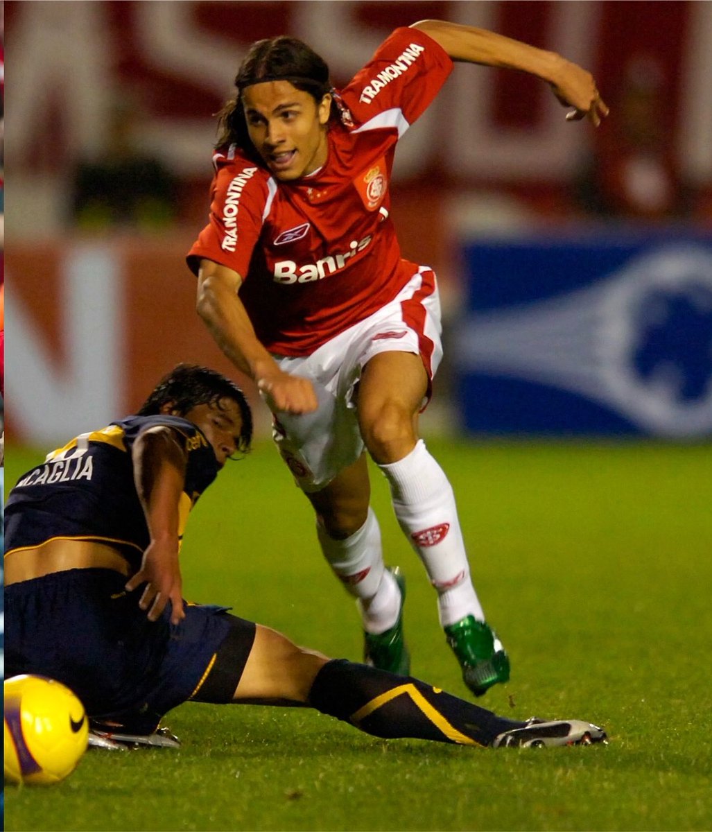 futnostalgico's tweet photo. Nilmar no Inter em 2008.

Jogou muita BOLA! https://t.co/1CZfsYVXtJ