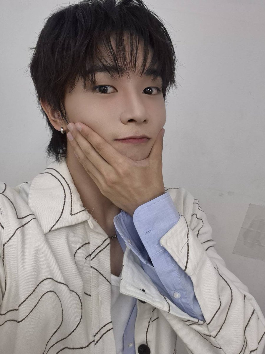 CMDM_JAPAN's tweet photo. やすみだけどきてくれてありがとう！！

#CMDM #씨엠디엠 
#ヒジュ #희주 
#HeeJu https://t.co/PyRHfHxcw8