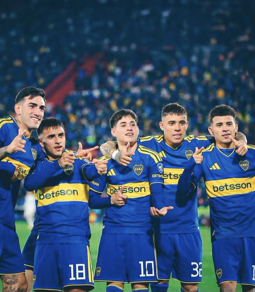 Pato_Bocaa's tweet photo. Pero mirá lo que es este fotón 
Boca Predio de JRR exponiendo la magia que aprendieron de los grandes campeones que dirigen inferiores https://t.co/lf7w7aclaP