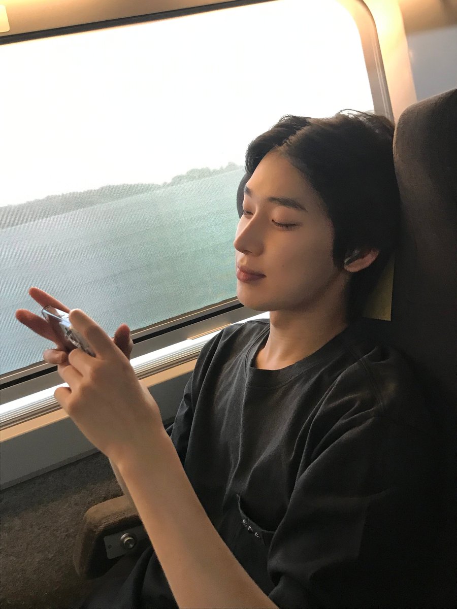 blckpnksn's tweet photo. 260812 Weverse DM #SUNOO #선우

busan vlog behind 📸
(1/3) #SUNOO #선우 https://t.co/qJKwGaObEb