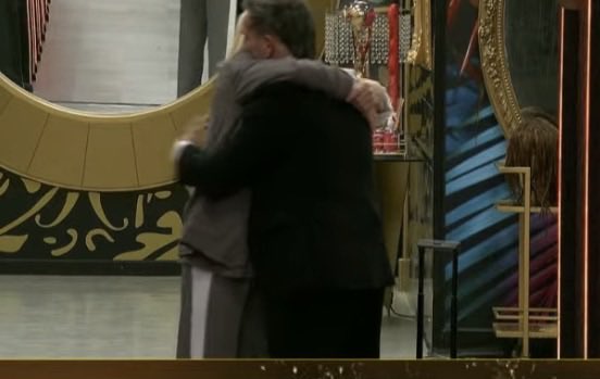 AndyDionisioP's tweet photo. MADRE ZILLI DIJO NO QUIEROO MÁS NIÑOS 
#GranHermano https://t.co/w6Cyn2npZj