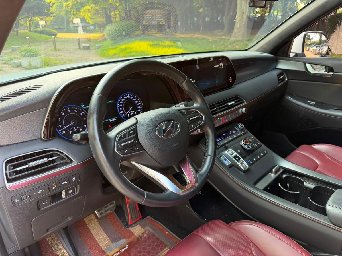 OderaOrji's tweet photo. HYUNDAI PALISADE
Top-of-the-line configuration
Dual glass sunroof
Year of manufacture: 2018
Engine capacity: 3.8L
Fuel: Gasoline ⛽️
Mileage in Korea: 73,000 km
Heated and cooled seats
Seat lift and memory
Electronic handbrake
Electronic trunk
No replacement parts
Dual-zone climate control
8-seater seats
4WD
Includes 2 keys 🔑
Head-up display
Red interior 🛑
Technically flawless
In perfect condition
BSC 30 m only