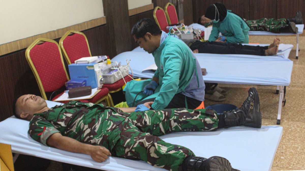 pendim0703clp's tweet photo. Perkuat Kepedulian Sosial, Kodim 0703/Cilacap Ikuti Donor Darah HUT Ke – 15 Hotel Dafam Cilacap https://t.co/YZbDZrXu4w