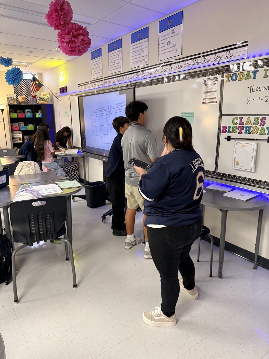 AndreaMorse26's tweet photo. 6th grade RLA locked in with Stations today! @RiversideMS1971 https://t.co/6x4nib4XQf