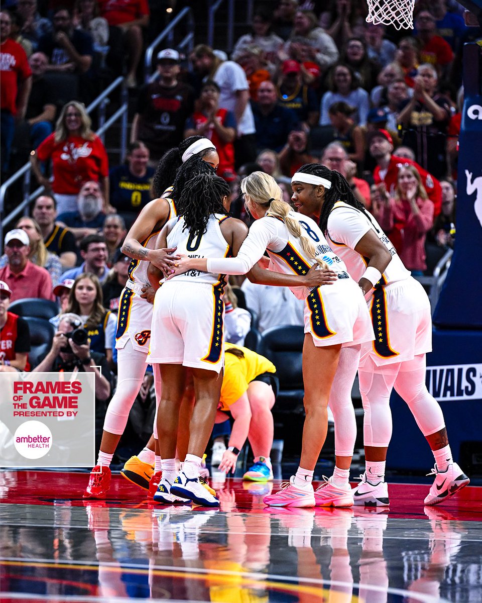 SophieEliCunni's tweet photo. Left it all on the floor tonight. 💪🏀 Thank you, Fever fans! We keep pushing! 🔥💙 https://t.co/kPdqCTVinA
