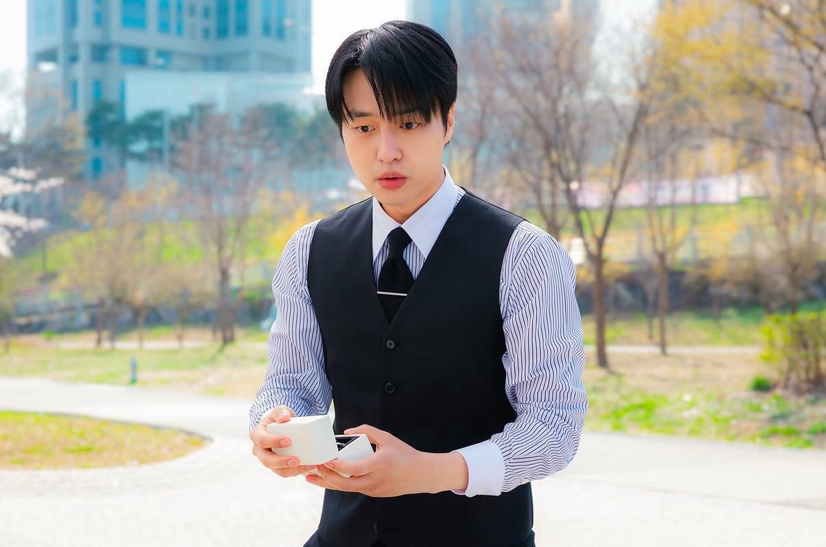SOLE1223_'s tweet photo. 자이언 엔터테이먼트 인스타 세종 피드 업로드 !!

📺 양세종, tvN <오싹한 연애> 비하인드 스틸 공개 👻

1회 1마랄 하던 마강욱은 어디 가고
어느새 안정형 남친의 정석으로
매주 설레게 만들고 있는 💗

설렘 가득한 안정형 남친 마강욱을 완성한
양세종의 활약✨
tvN <오싹한 연애>와 함께하세요🫶🏻 https://t.co/oByUQKBIwT