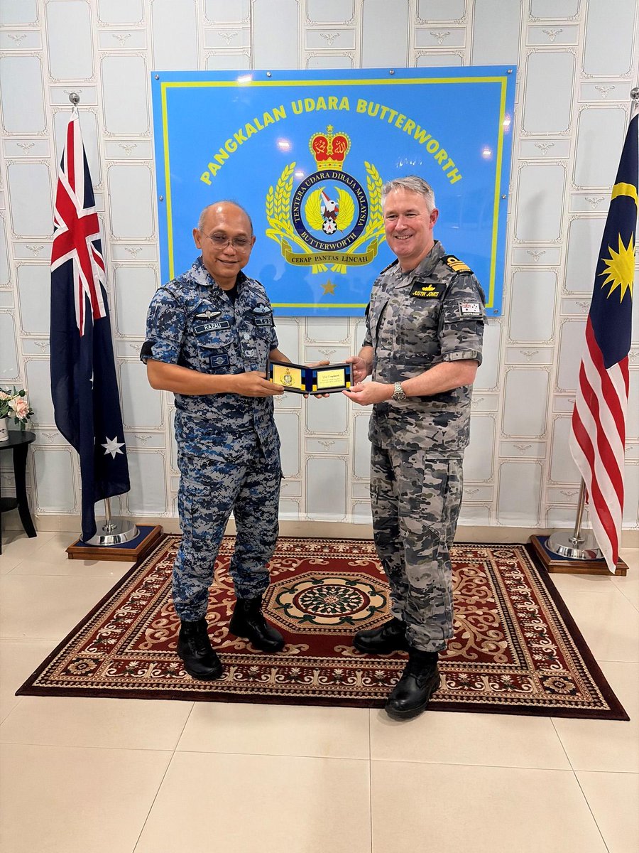 CJOPSAustralia's tweet photo. My recent visit to Royal Malaysian Air Force Base Butterworth included calling on base commander Brigadier General Razali Bin Ahmad Jumali and a town hall with #YourADF members supporting #OperationGateway, a key aspect of the Malaysia-Australia Joint Defence Program. 🇦🇺 🇲🇾 https://t.co/Oc0uZjrEA1