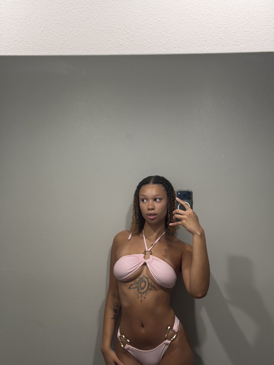 nicorobinxo tweet picture