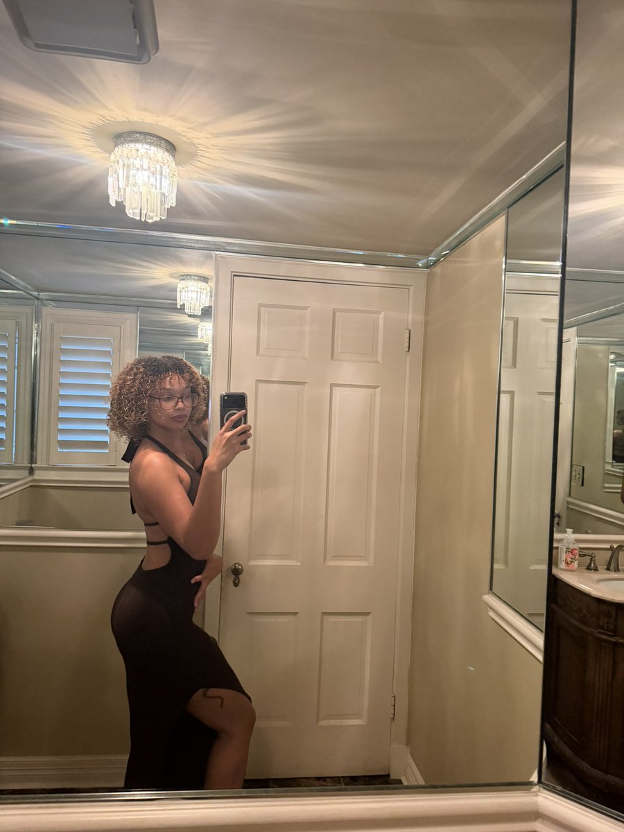 nicorobinxo tweet picture
