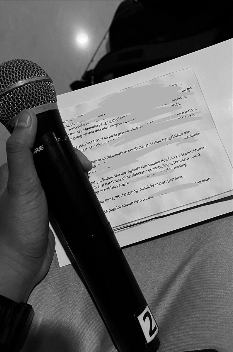 mooniverse22's tweet photo. Udah yapping berapa lama pagi ini #moots 😬😬 https://t.co/gQxfAvBkQi