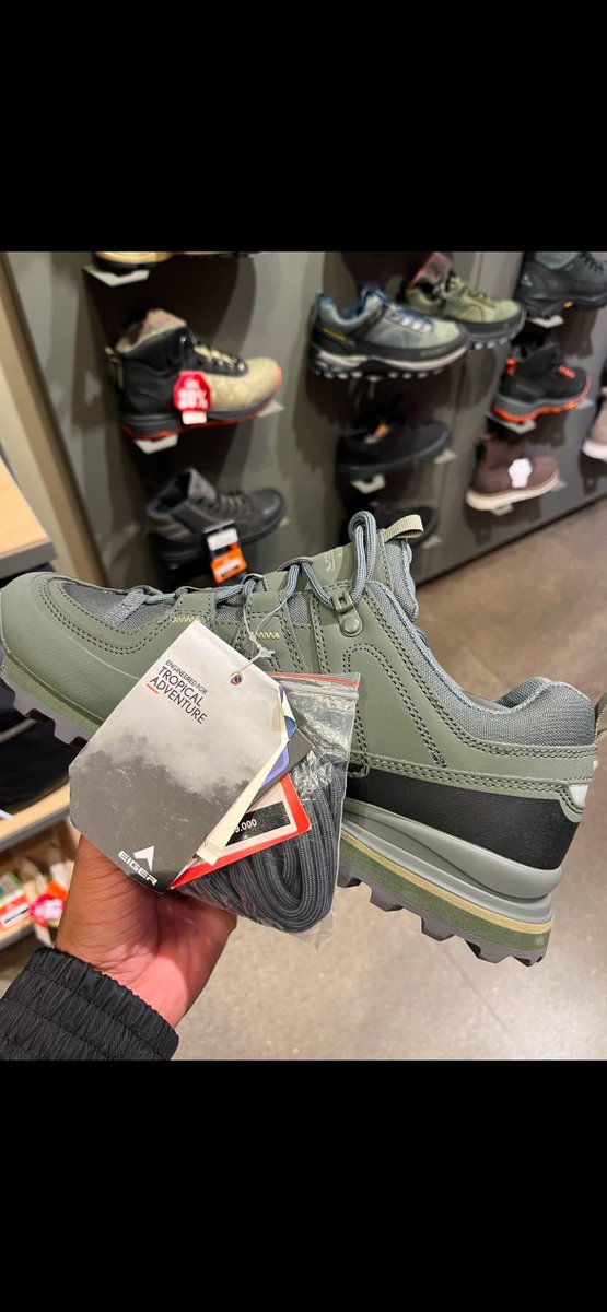 Fyhhhhahaha's tweet photo. wts sepatu hiking 🏃🏻‍♀️‍➡
eiger stringray 1.0 (size 43) fullset box, pemakaian 1x naik gunung, kondisi 98% mulus. Jual rugi 850k (nego) lok cikarang utara, edisi mau ganti trail run https://t.co/Th1Jugfdtu