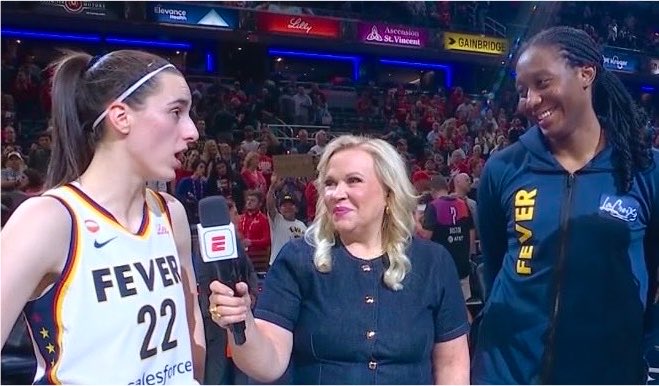 isabellways's tweet photo. Need someone to look at me the way AB looks at her PG. https://t.co/qZDWCrJell