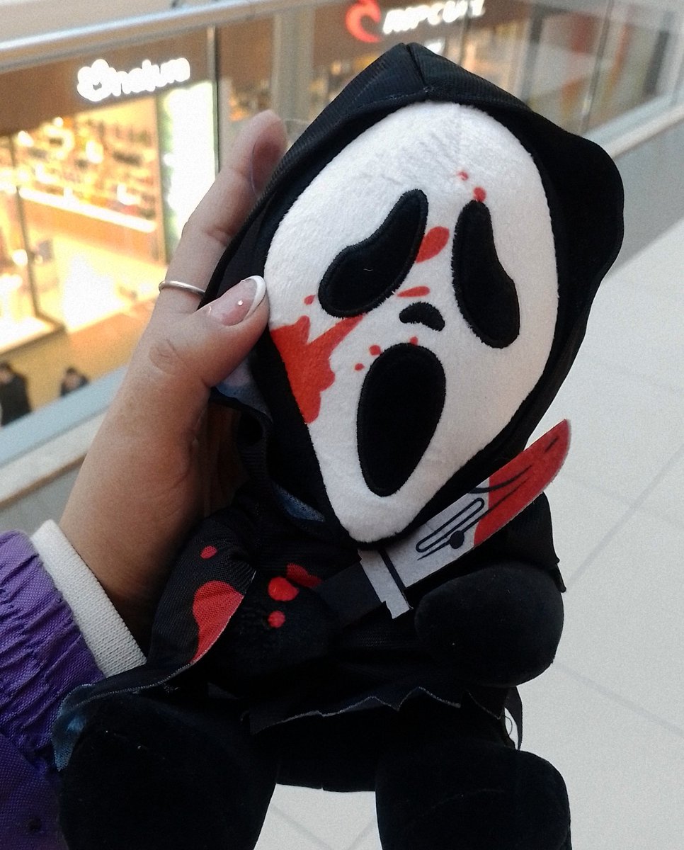RCeles9's tweet photo. Hoy saqué este Ghostface de las maquinitas🖤 https://t.co/eA7S5EKQ6z