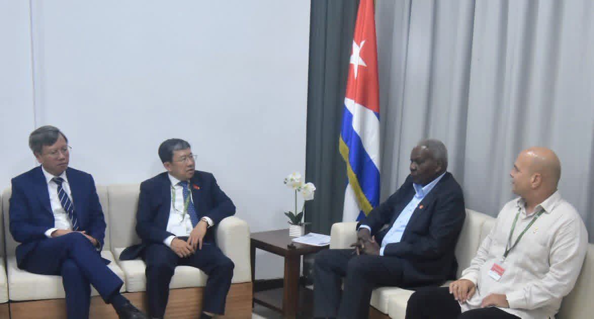 GHNordelo5's tweet photo. Acompañamos a Esteban Lazo, presidente de la ANPP y a Ana María Mari Machado, Vicepresidenta, en fraternal encuentro con Vu Hai Ha, miembro del CC del Partido Comunista de Vietnam, y vicepresidente de la  Comisión de Defensa Nacional.
#Cuba #CDRCuba #CubaNoEstáSola #CubaNoSeRinde https://t.co/Me88ygYEOj