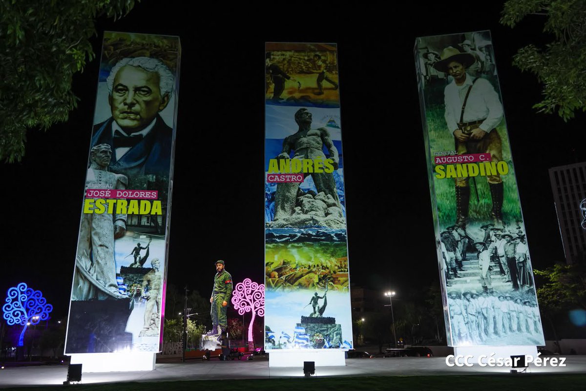 molotovdigital_'s tweet photo. #Nicaragua 🇳🇮 La ahora iluminada avenida de Bolívar a Chávez en Managua con la escultura en metal del Comandante Fidel Castro 🇳🇮🇨🇺 https://t.co/tsjtmZ66Fd