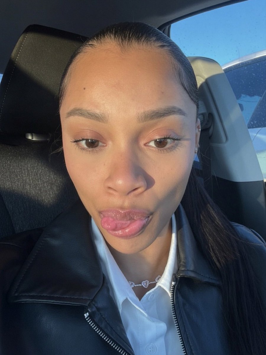 msprettyfacex tweet picture
