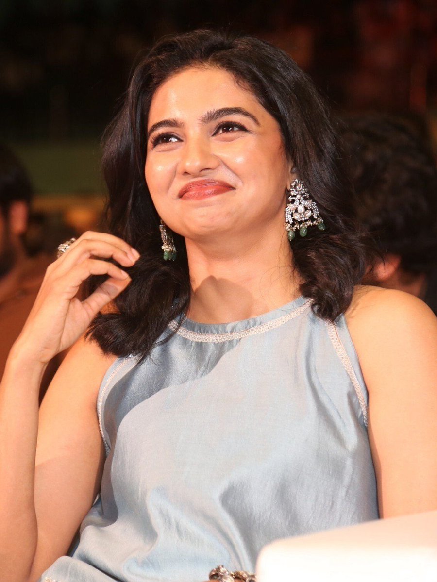 wvmediaa's tweet photo. Mamitha Baiju at the Vishwanath &amp; Sons movie Pre-release event in Hyderabad 🩵🤍/1

#Mamitha #MamithaBaiju https://t.co/yQDzIlaBri