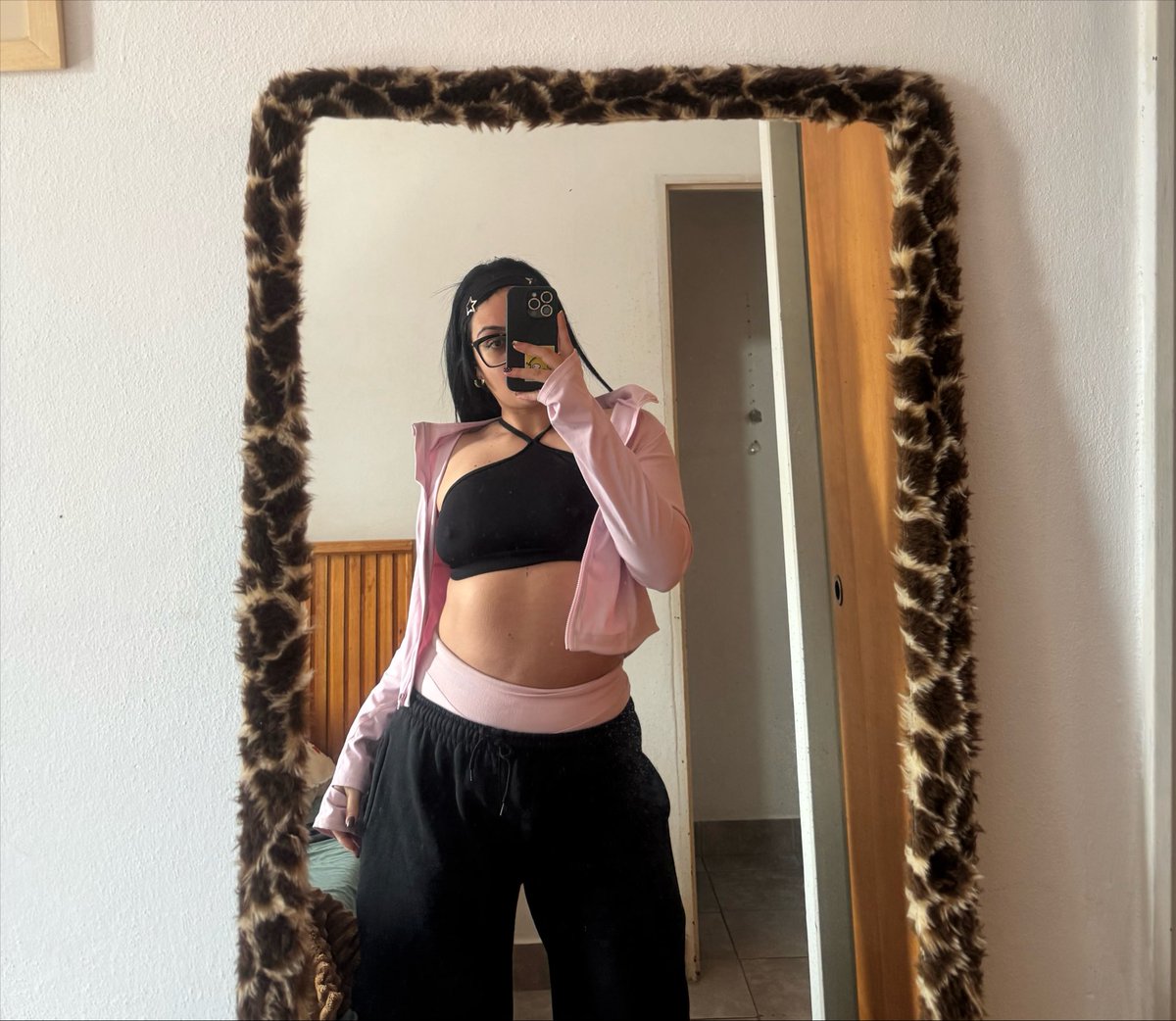 Reinafind0m's tweet photo. me voy a Buenos Aires el finde y quiero boluditos que paguen todo desde ya βοΈβοΈβοΈβοΈ
#findom #princess #simp #cajerohumano #beta #spoilme https://t.co/ZRiezFLBY4