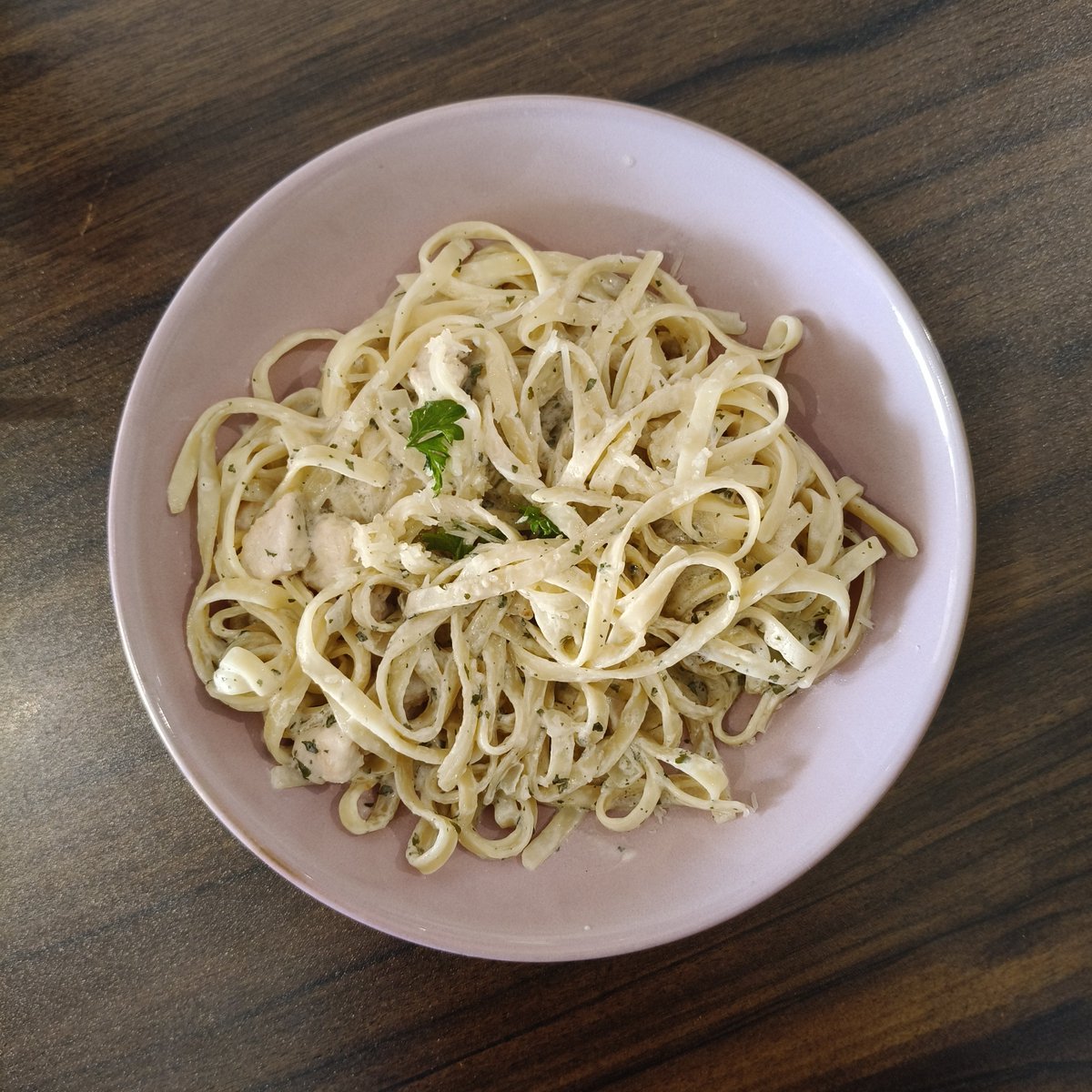 imimohimimim's tweet photo. Ya Allah sedap yakmat ! kitonya suka fettucini. https://t.co/Y2PnHL5pLQ