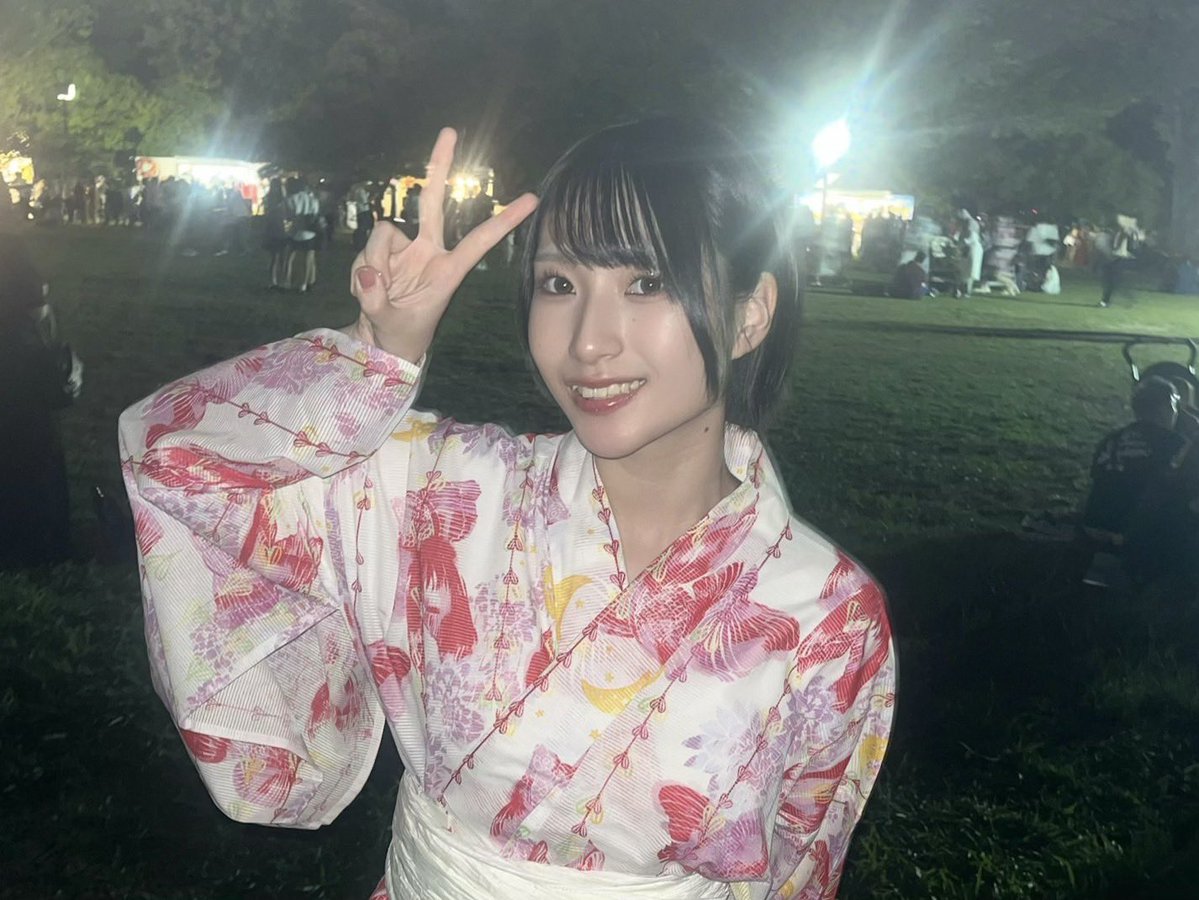 kamiya1177's tweet photo. 皆さんお久しぶりです✨️

夏祭りに行ってきましたー！
スーパーボールすくいでひよこちゃんの人形をゲットして満足気な神谷ちゃん🐥⸒⸒

浴衣姿いかがでしょう🙌🌟

夏休みもお稽古に励んでますので、是非応援お願いします🌟🩷

 #俳優  #名古屋  #俳優志望  #推し不在  #夏祭り  #学生  #オフショ https://t.co/jMs7B7TX7T