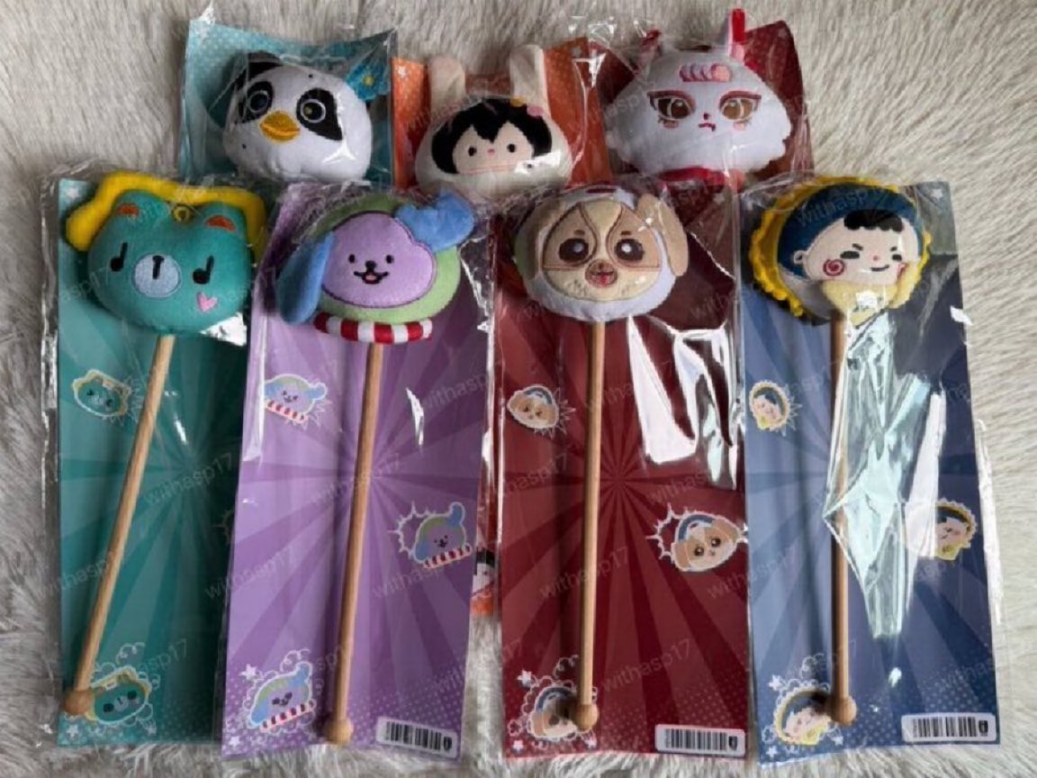 withasp17's tweet photo. [พร้อมส่ง] GMMTV FANDOM CHARACTER COMFORT WAND ไม้ทุบหลัง เพิ่มพูน จัมโม่ อะโวเชี่ยน เวสลีย์ ลูน่า เอนี่ เจเวล

❗️มีแบบถอดไม้ ❗️

Shopee 📍 https://t.co/azMvGVljbk

Express Delivery ✅

#งานมหกรรมนิยายนานาชาติ2026xGMMTV
#ตลาดนัดปอนด์ภูวินทร์ #ตลาดนัดgmmtv https://t.co/fmXoIVH2MW