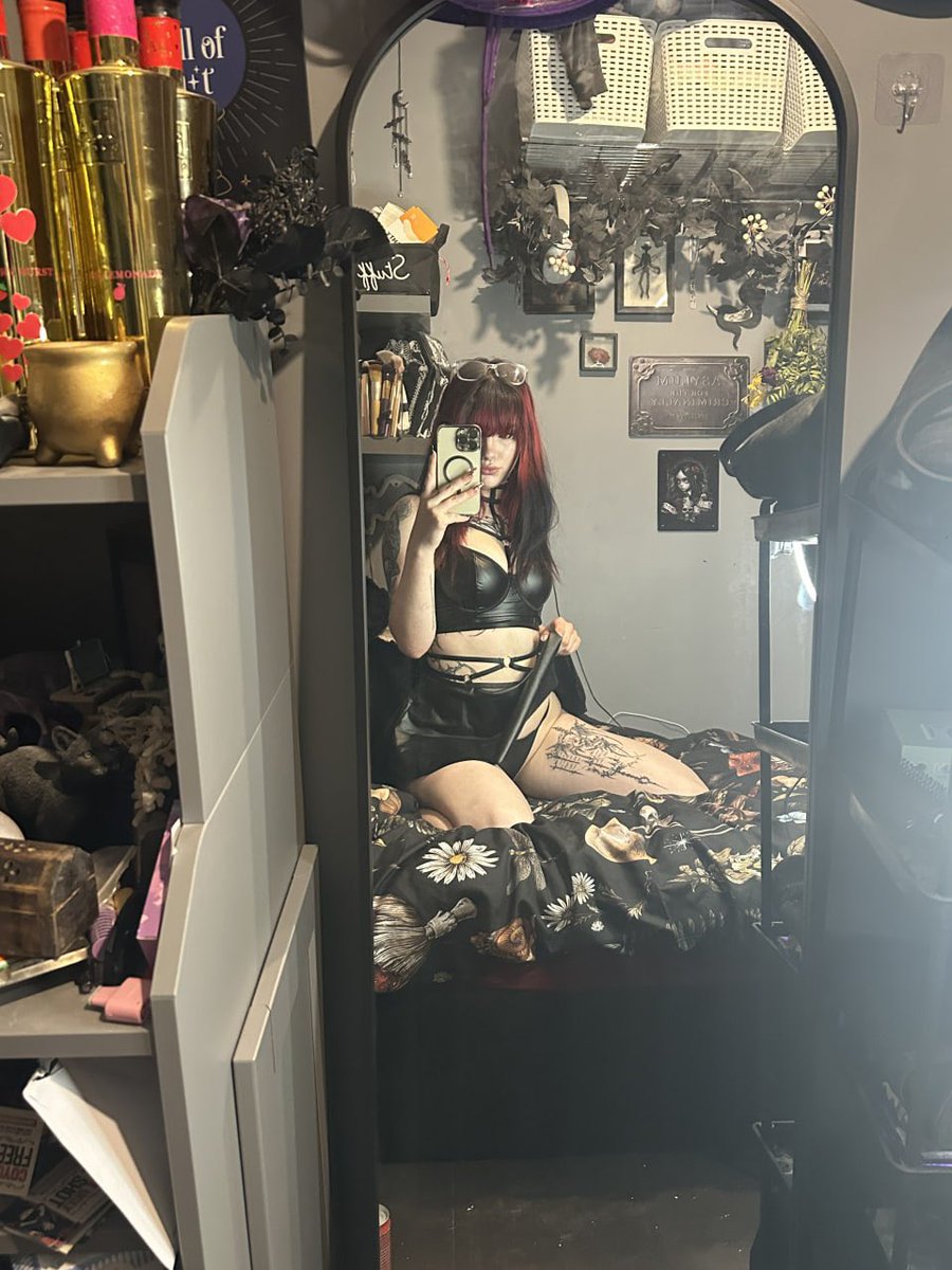 xyredhaired's tweet photo. i could get attached to your voice alone https://t.co/5thkjcbBbX