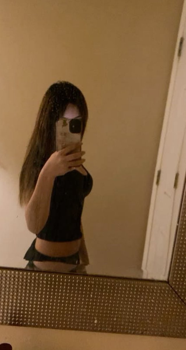 Cadencefindom's tweet photo. Shopping - $700
Nails - $200
Lashes - $350 
Hair - $400
Rent - $5000

Pay up!!! https://t.co/gJXfHiXyiL