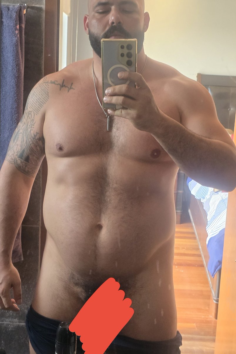 LLOOYZ_'s tweet photo. .......190cm, 120kg of cuban beef
Psd:...next time I'll clean the mirror.
#gaybigboy #CHUDAİ #mexico #Spain #cuba #bearded #gorilla https://t.co/gKn4d2CH0J
