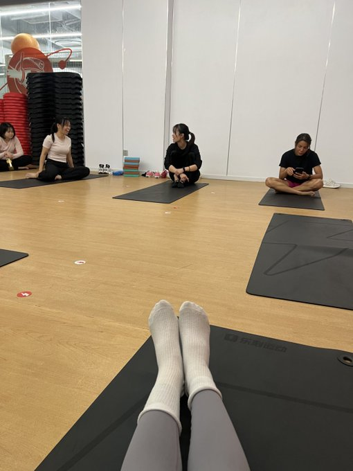Yendue's tweet photo. I came to practice yoga again this morning. https://t.co/znZpsHQowS