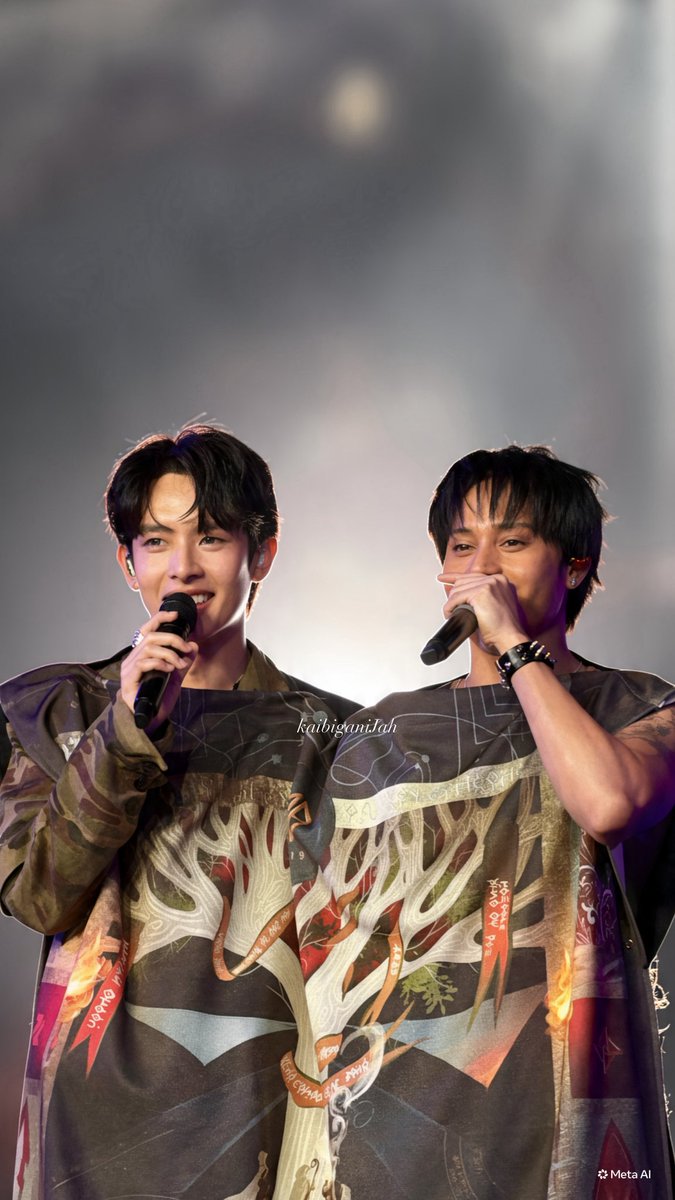 kaibiganiJah's tweet photo. my mowm and daddae 😽💚🖤 

#kentin https://t.co/Siq04VRhjw