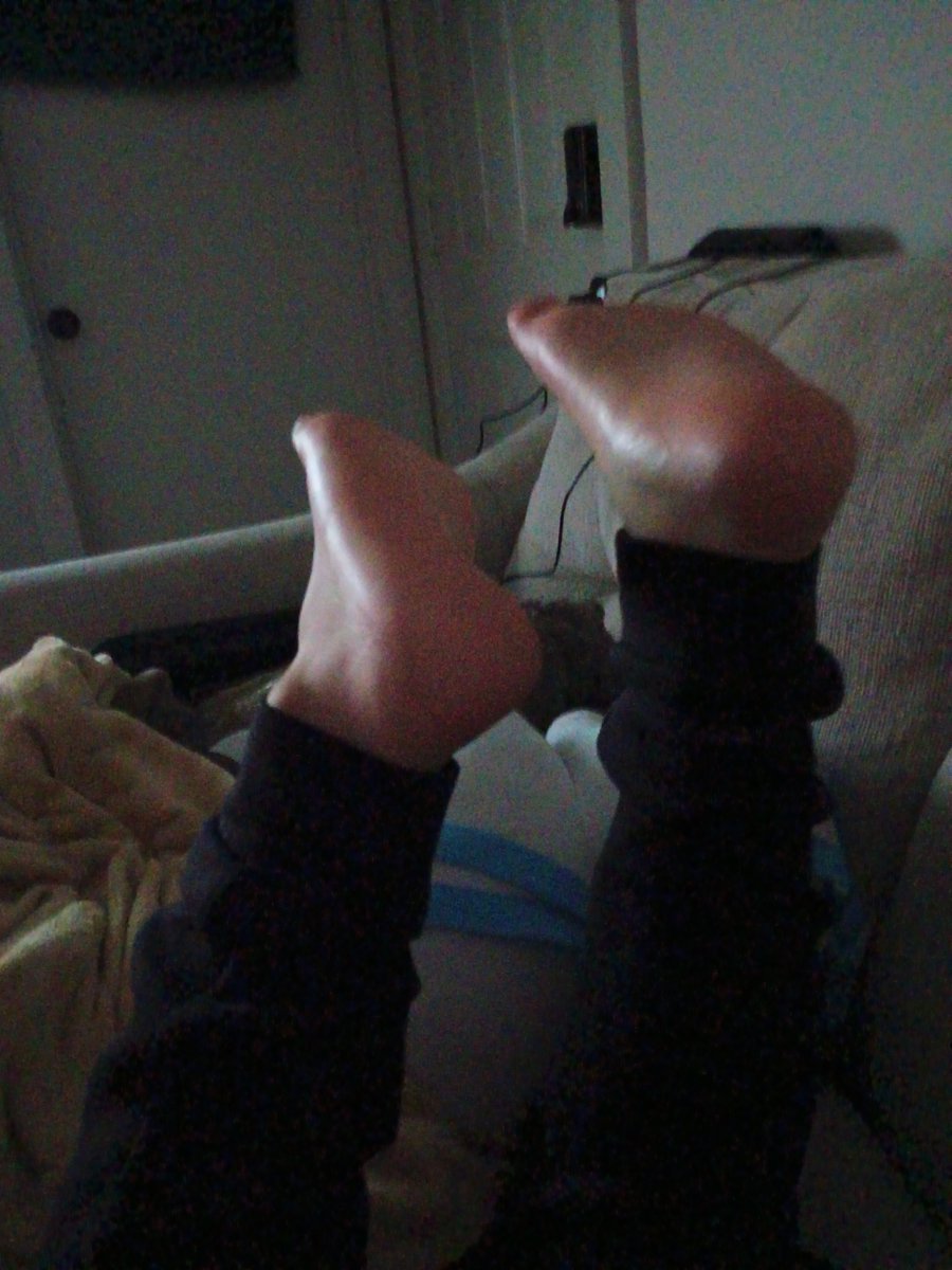 Thatqtpoorgirl's tweet photo. Sniff... 😈
#twink #femboy #femboyfeet #soles #toes #feet #boyfeet #feetworshi̇p #barefeet #sissyfeet #footboys #footfetısh #ticklish #maledom #findom #feetfindom #footkink #softsoles #gayfeet #boyfeet #findom #footplay #footworship #top #bottom #hung #chudai #faggot #teenboy https://t.co/G085DJEYNY