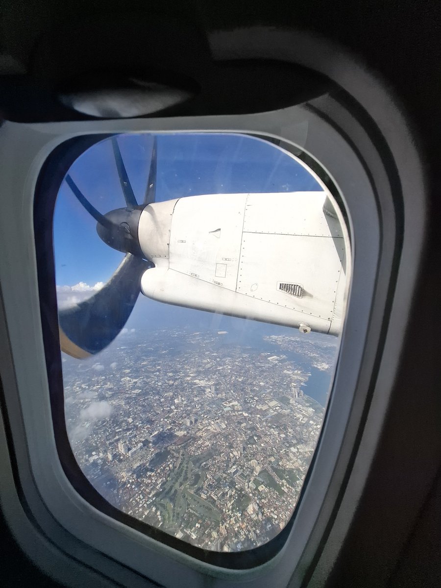 1rin2rin3rin4's tweet photo. この器材は初めて乗りました！
フィリピン航空のプロペラ機は、こちらをたくさん保有しているようです✈️✈️
#飛行機
#フィリピン航空 https://t.co/5WeoFrBJIJ