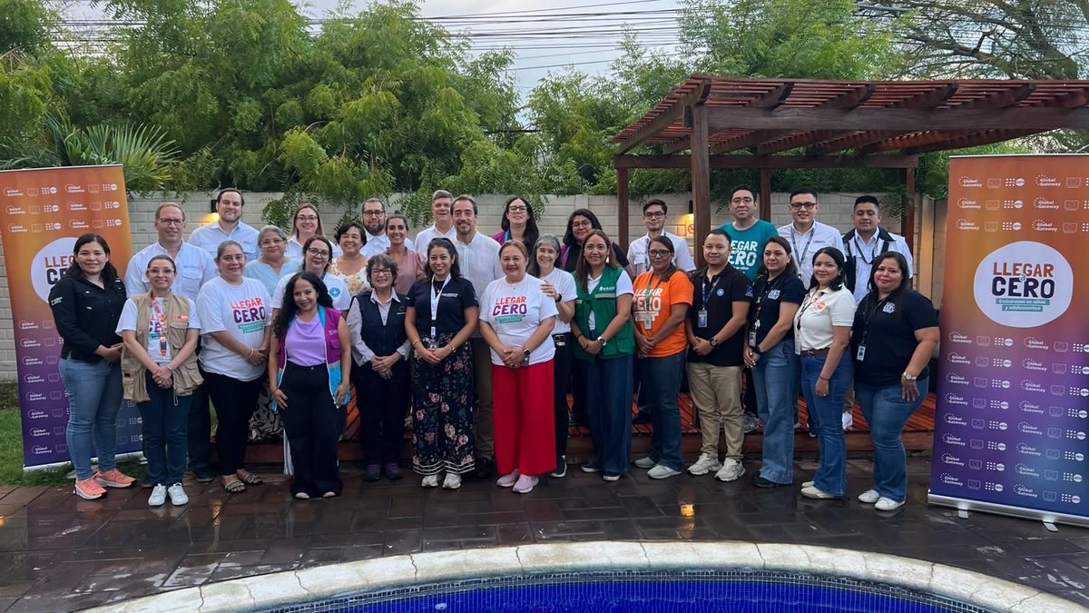 UNFPAElSalvador's tweet photo. El equipo del UNFPA junto a representantes de la @UEenElSalvador y socios implementadores iniciaron un recorrido de tres días para verificar los avances de la Iniciativa #LlegarACero en la zona oriental del país 🤝 https://t.co/zRFxpQXF3F