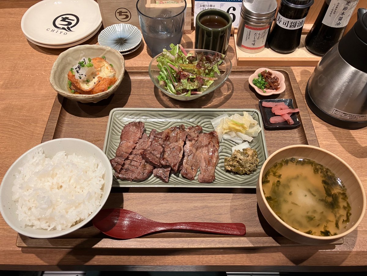 ri_____22222's tweet photo. ひらり旅 〜東北一周旅行〜
4日目 in #宮城
お店ちよ様にて
#仙台 の名物 #牛タン をいただきました♪
お出汁をかけることも出来てご飯が進む美味しさ！ありがとうございます✨
さぁ体力つけて、#青葉城址 散策するよ💪 https://t.co/1blFztC1zv
