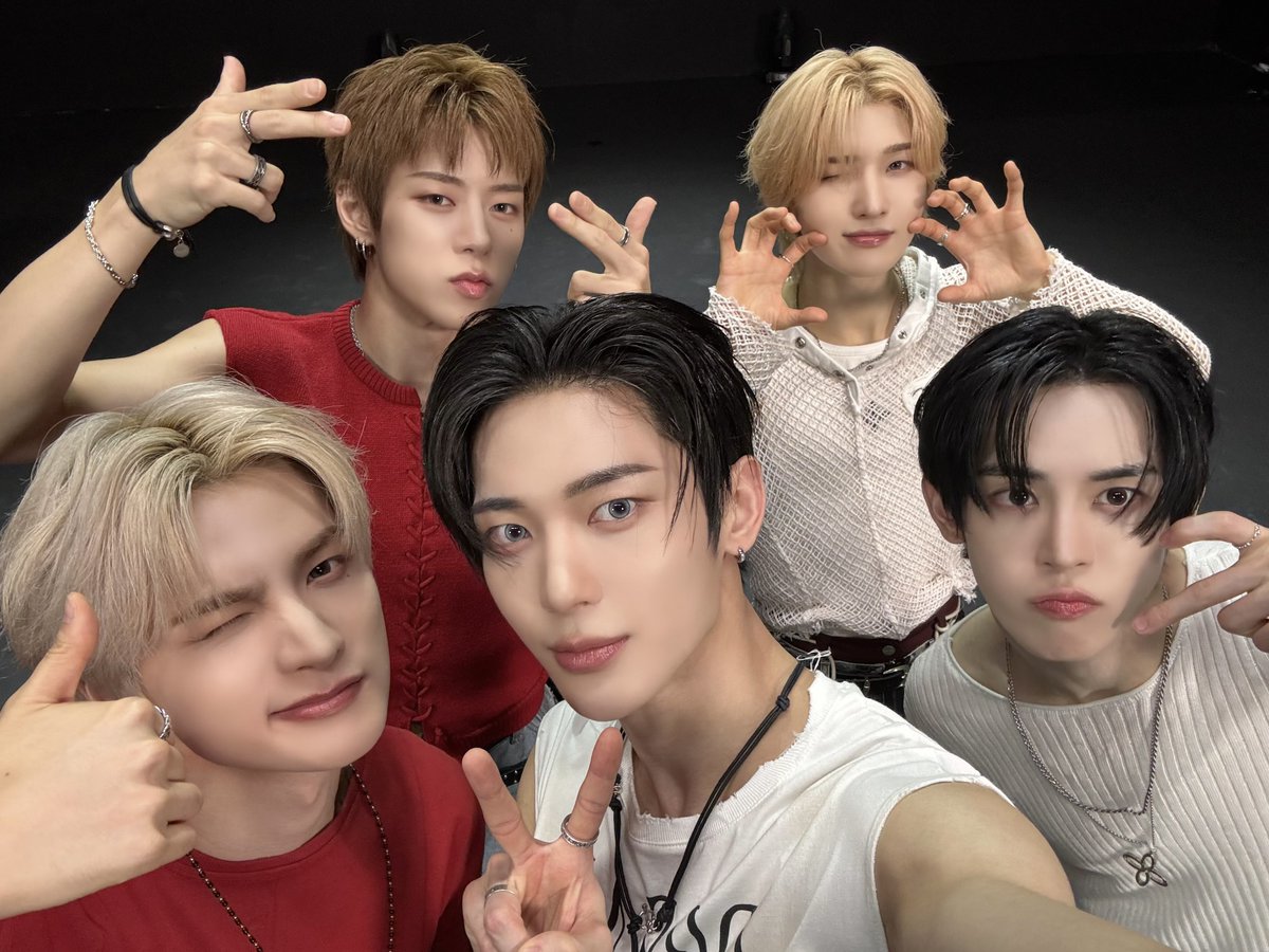 CUBE_NOWZ's tweet photo. [📸] 260812 @ 딩고뮤직 <함정판댄스>

#NOWZ #나우즈
#Achilles
#함정판댄스 #DanceTrapBattle
#딩고뮤직 #DingoMusic https://t.co/FMmBxM93cg
