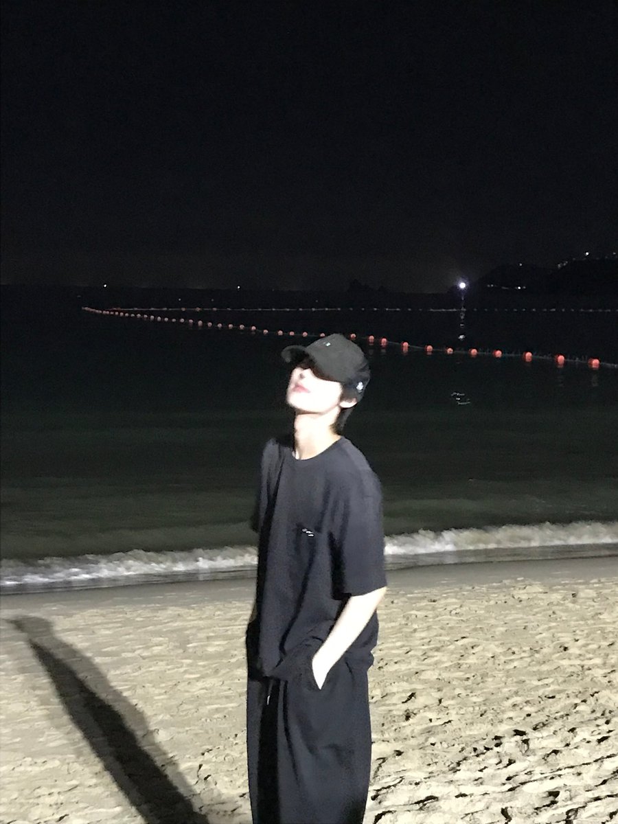 thd8434's tweet photo. 난 이거 두 개가 미치겠다
배경화면 바꿔야지;;; ㅈㄴ 내 남친짤 https://t.co/jS0ea5UgH2