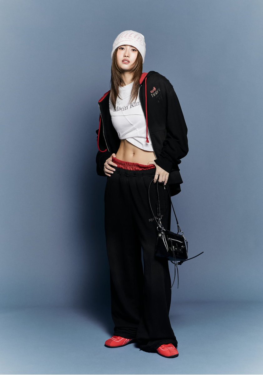 godmitzu's tweet photo. MOMO FOR MATIN KIM 2026 FALL COLLECTION https://t.co/Egcx1dIDcp
