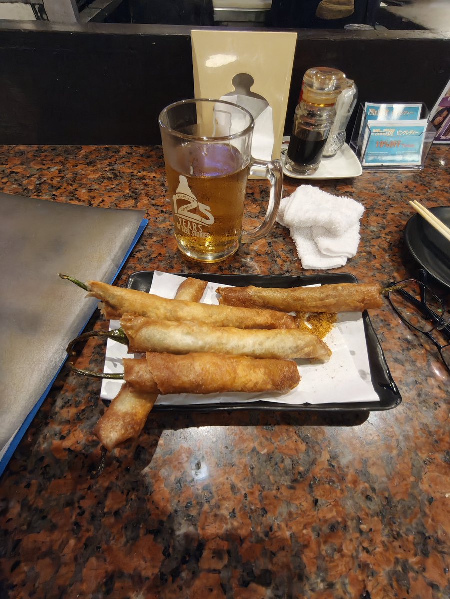 A200322558's tweet photo. 無理して出てきたらいずれ回復するやろとたかくくってたが腰が痛すぎて飲みに行っても1セット持たん😭

串まさにダイナマイトがP290であったので食べたら翌日穴も死んだ💦😨下半身に問題ある今回 https://t.co/gpUkEbp5lN