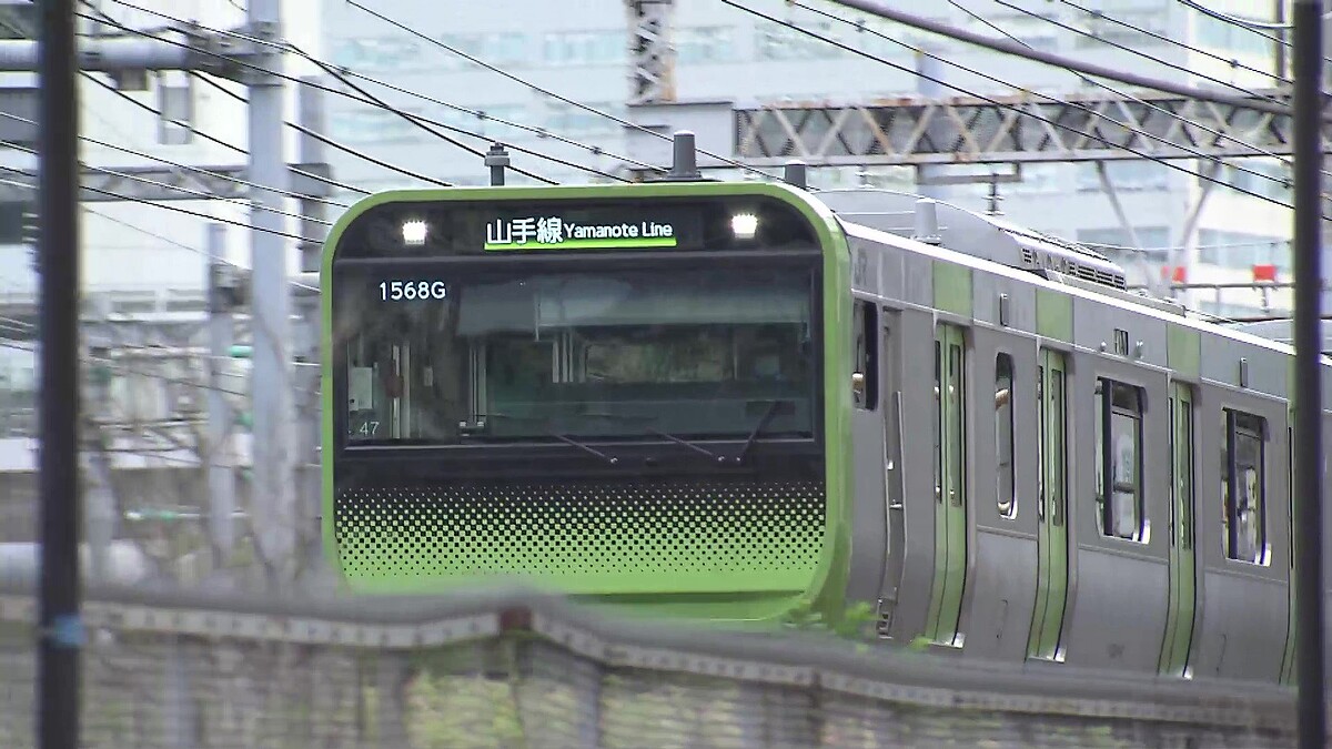 livedoornews's tweet photo. 【人身事故】山手線内回り、外回りとも運転見合わせ 12時半ごろ運転再開予定
https://t.co/N0n7h0pyak

午前11時半ごろ、山手線の原宿駅で人身事故が発生し、この影響で、山手線は内回り、外回りともに運転を見合わせている。運転再開は12時半ごろを予定しているという。 https://t.co/nmafzBy8Og
