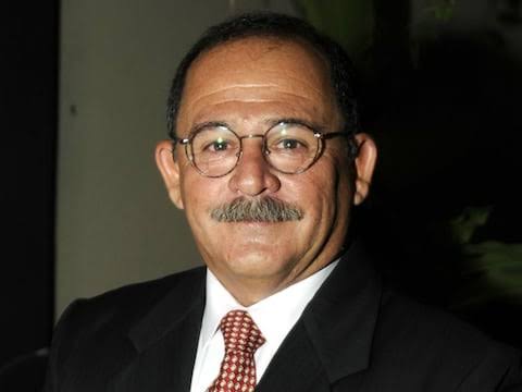 AtentoEc's tweet photo. #ATENTO A Fausto Valdiviezo lo ases1naron porque tenía los Pativideos, grabaciones clandestinas que involucraban a Ricardo Patiño, exministro de Economía de Rafael Correa, las  imágenes mostraban una reunión donde negociaban el manejo de la deuda externa y los bonos globales . https://t.co/ysCZNwGoPU