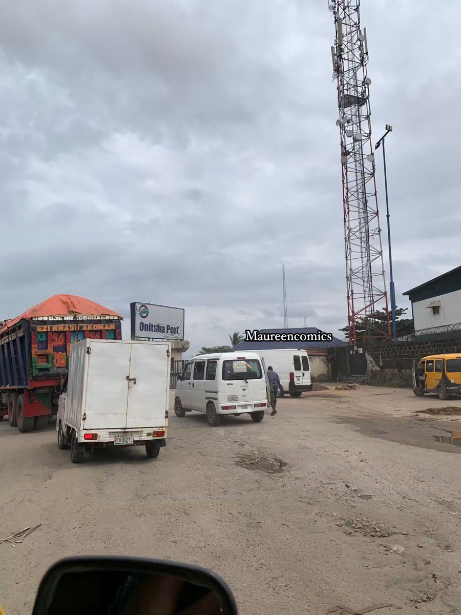 Maureengabriel_'s tweet photo. Onitsha Port. https://t.co/Vi1Ett03iv