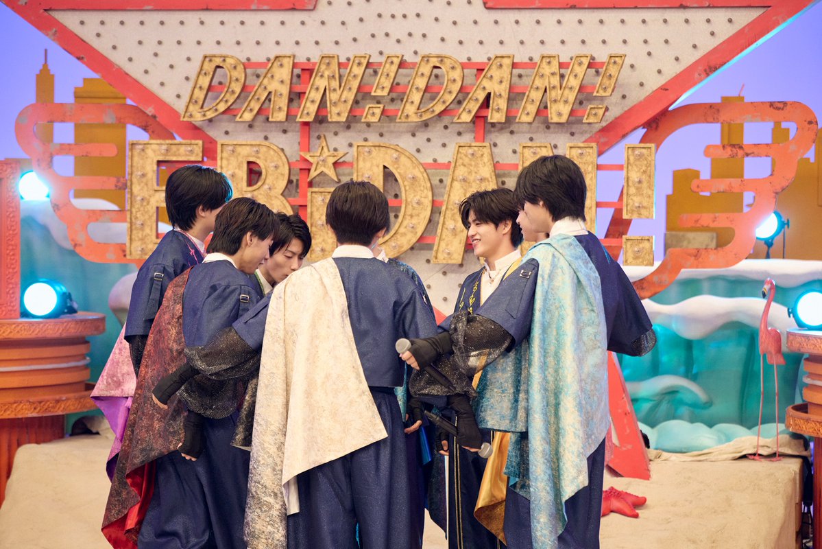 tx_dan2ebidan's tweet photo. ⋰
#DANDANEBiDAN
iiONDO初登場🌡️
興味SHiN!SHiN!新メンバープレゼン📍後編
8月13日(木)深夜1時放送👑
⋱

「はつ恋ONDO」テレビ初披露🎵
放送前にチラ見せ💁👀第二弾

#ダンエビ
#EBiDAN
#超特急
#MILK
#スパドラ
#Sakurashimeji
#ワンエン
#原因は自分にある。
#BUDDiiS
#ICEx
#Lienel
#iiONDO https://t.co/dlEoPb9QAQ