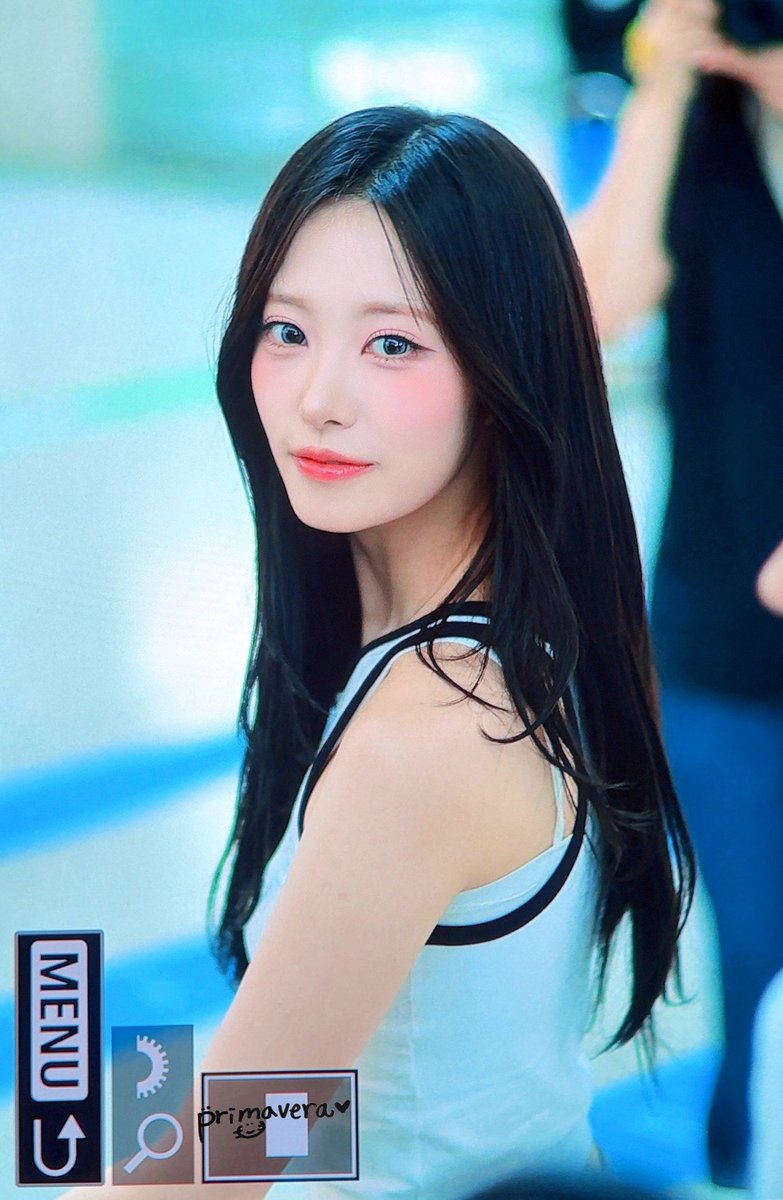 9smdlj's tweet photo. 여자의악마가출국을한다고함…..(가지마) https://t.co/fkvB0On71y