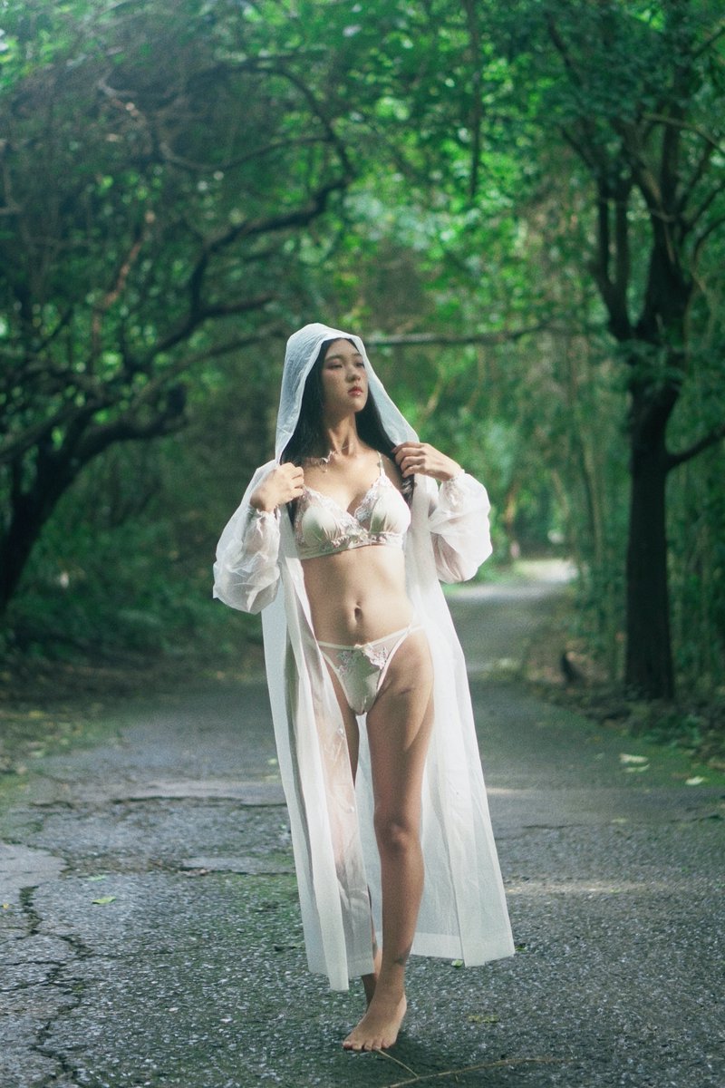 downepjunee's tweet photo. Because the forest is a friend of man. 🍃🪵🌿
IG :https://t.co/etEpMfSvbD…

#model #modelsexy https://t.co/3DudV4Wk0h