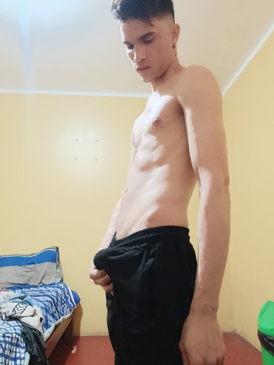 HeterosEngana1's tweet photo. Hetero venezolano muy guapo, vergon y nalgon #heterosengañados https://t.co/rxGIAGUKVU