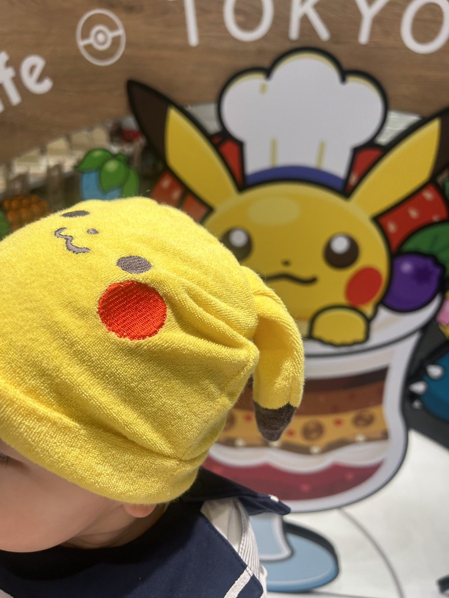 koharu_ab's tweet photo. 息子初めてのポケモンカフェ🍽️
旦那とよくデートで来てたからリニューアルしててすごい変わってたー！段差がなくなってた！！
終始ご機嫌でピカチュウタイムになったら大興奮！笑
バイバイ〜の瞬間
あ゛ーーーーー！！て呼び止めてて笑った
もう少し大きくなったらポケパーク行きたいね https://t.co/a38TYTRRjJ