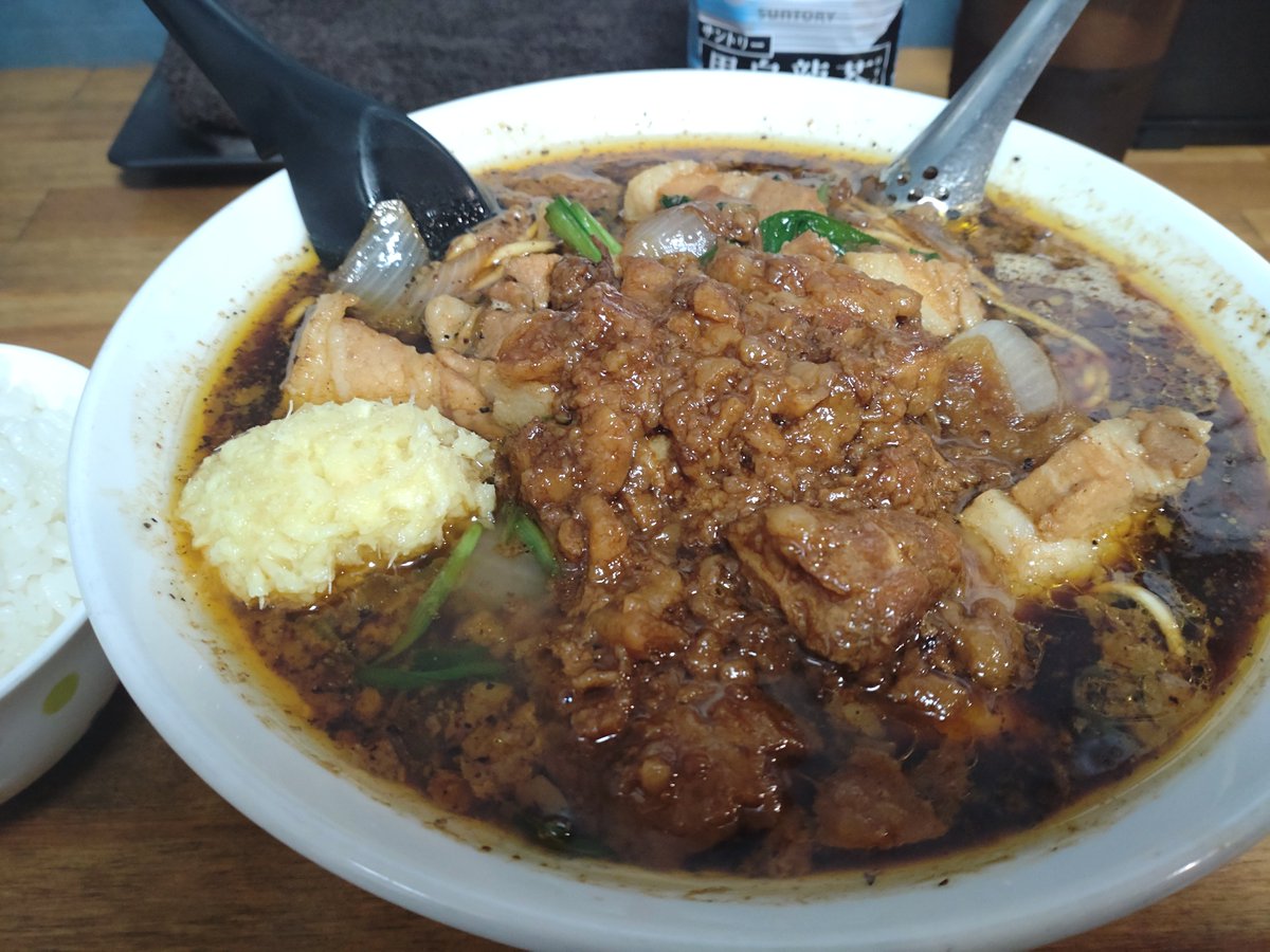 MK11779950's tweet photo. 108 熊谷　すず鬼
スタ満ソバ　細麺　ショウガ背脂ちょいニンニク
小ライス
久しぶりにテレワークのお供に。
ちょうど細麺あったし行かないわけにはいかない！ https://t.co/JDecKKo0WI