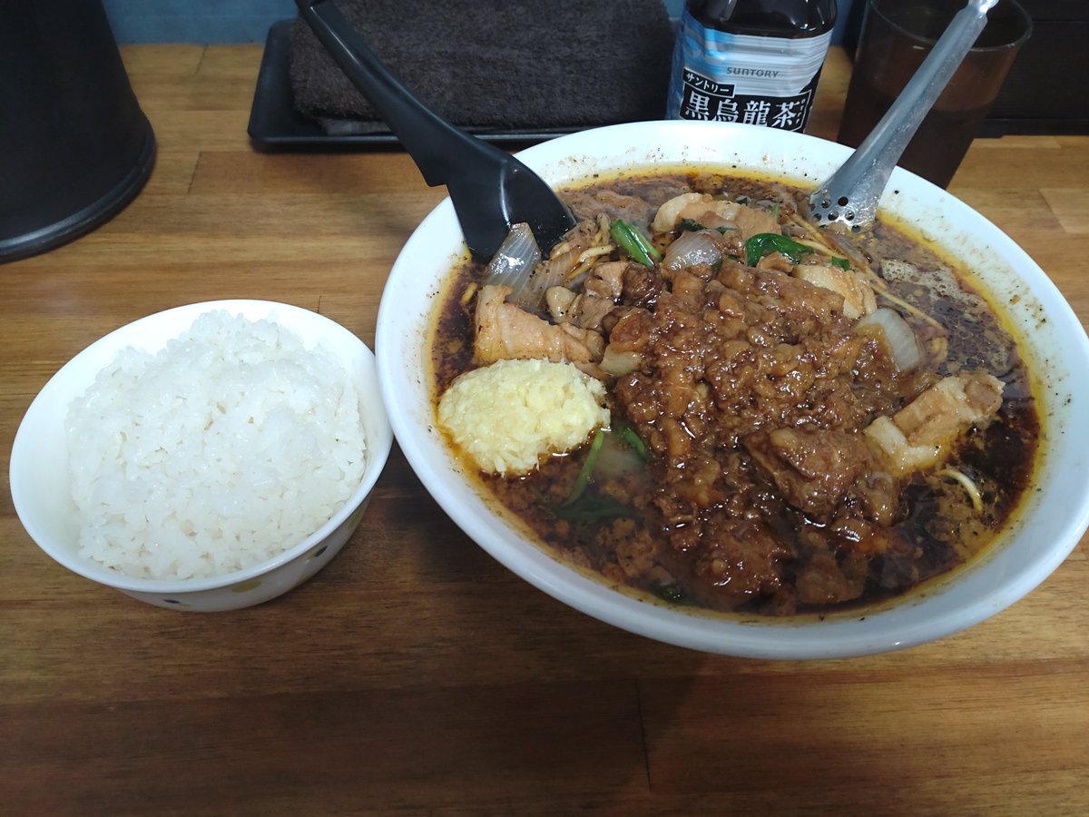 MK11779950's tweet photo. 108 熊谷　すず鬼
スタ満ソバ　細麺　ショウガ背脂ちょいニンニク
小ライス
久しぶりにテレワークのお供に。
ちょうど細麺あったし行かないわけにはいかない！ https://t.co/JDecKKo0WI