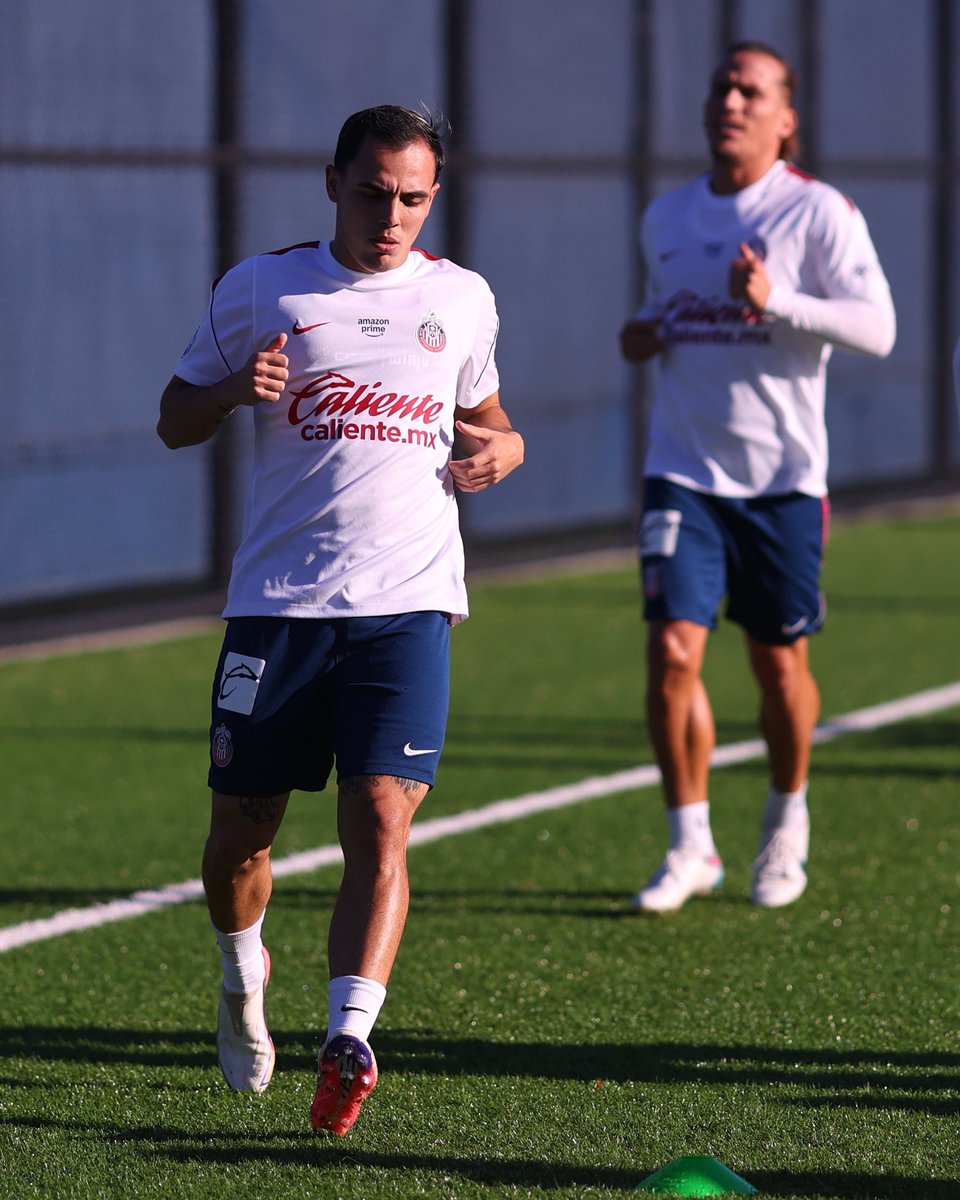 Chivas's tweet photo. 🇦🇹 Nuestros muchachos ya a tope con el primer equipo después de su campeonato con @miseleccionsubs 👏🏻 https://t.co/4UTUz6fiHh