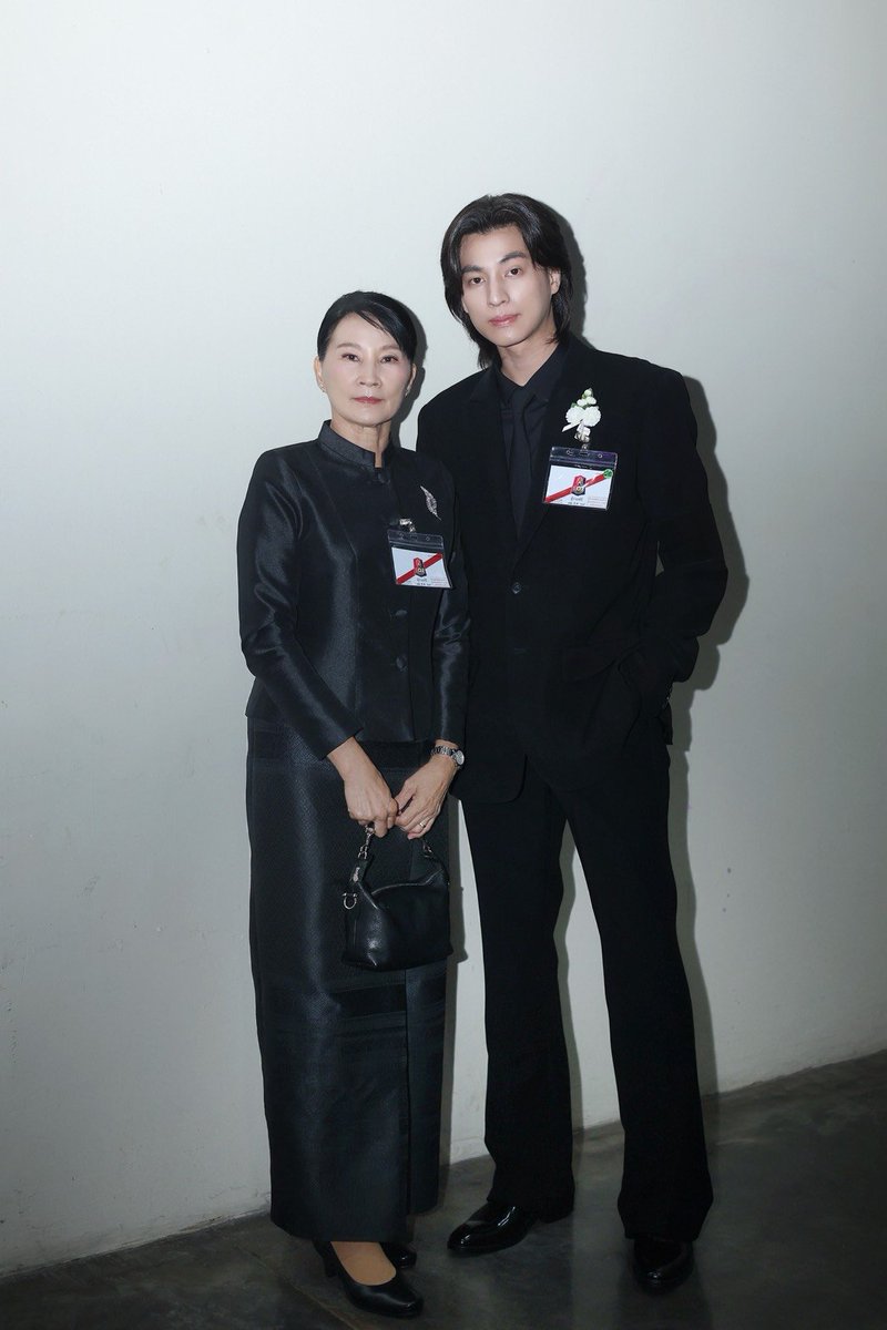 Gulfkanawutofc's tweet photo. คุณลูกสุดหล่อ และคุณแม่สุดสวย 😍​

#กลัฟลูกกตัญญู2569
#GulfKanawut
@gulfkanawut https://t.co/HOIKCZngY2